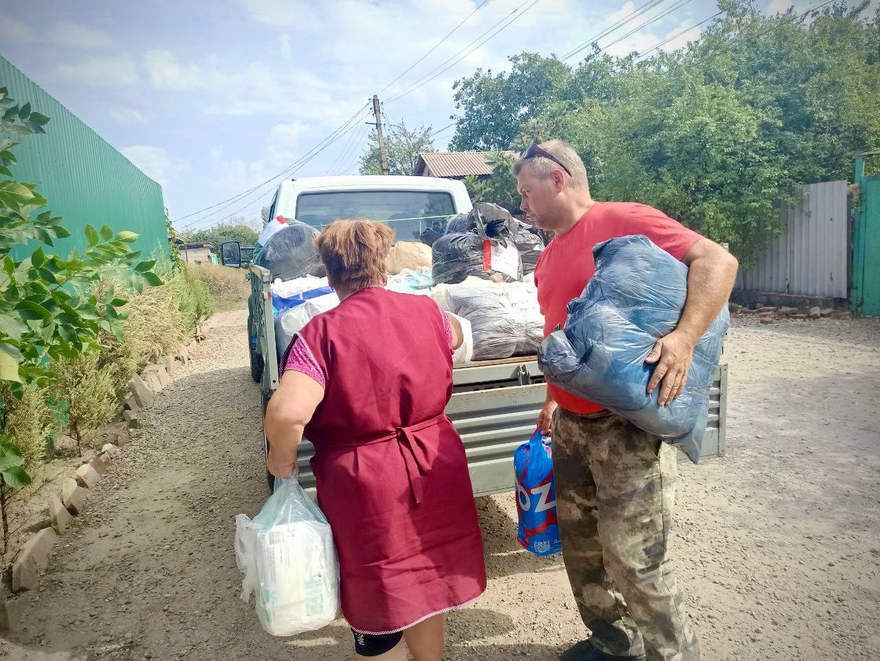 Гуманитарная помощь для подопечных богадельни святителя Иоанна Шанхайского Алчевска от Луганской епархии