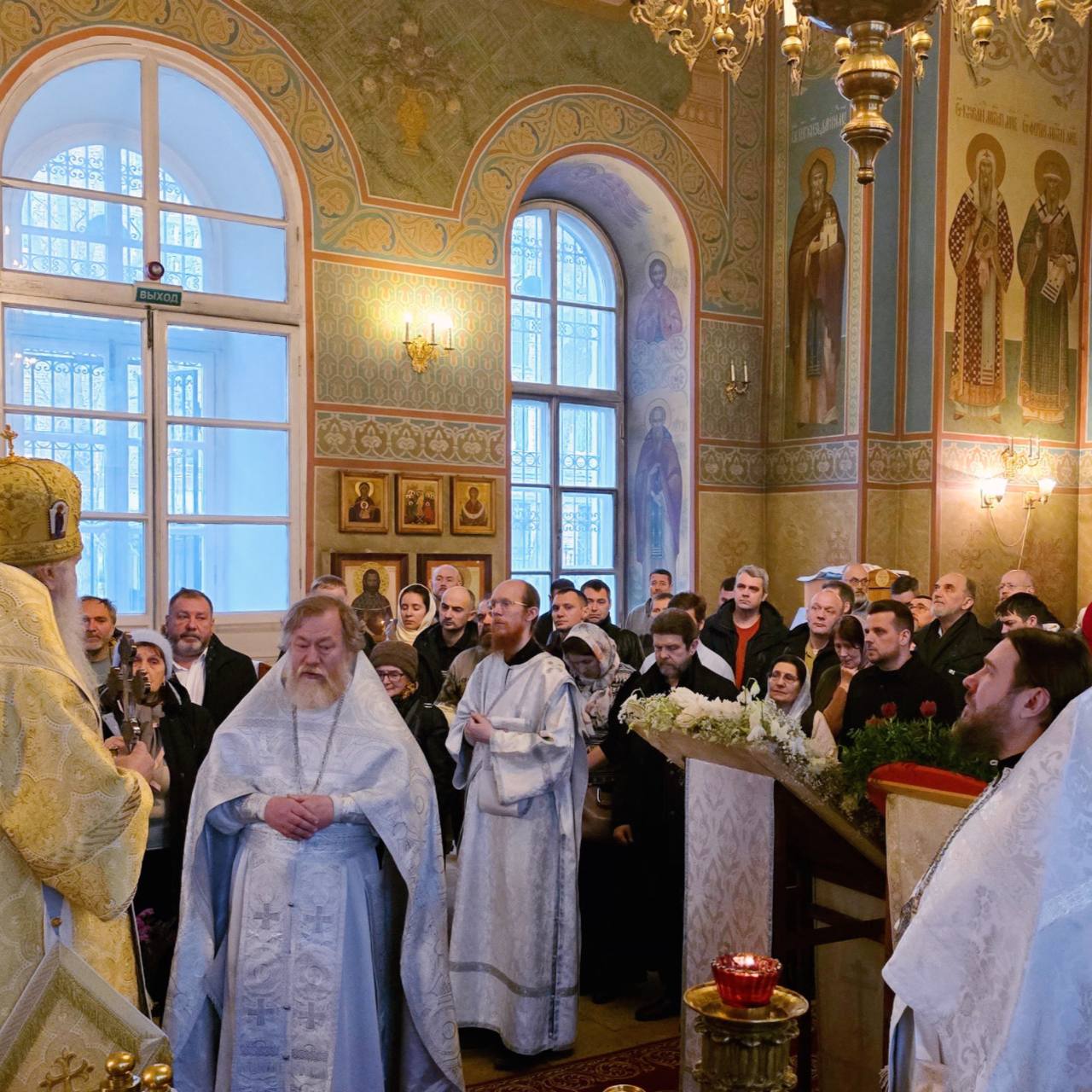 Литургия для добровольцев в московском храме святых мучеников Флора и Лавра на Зацепе