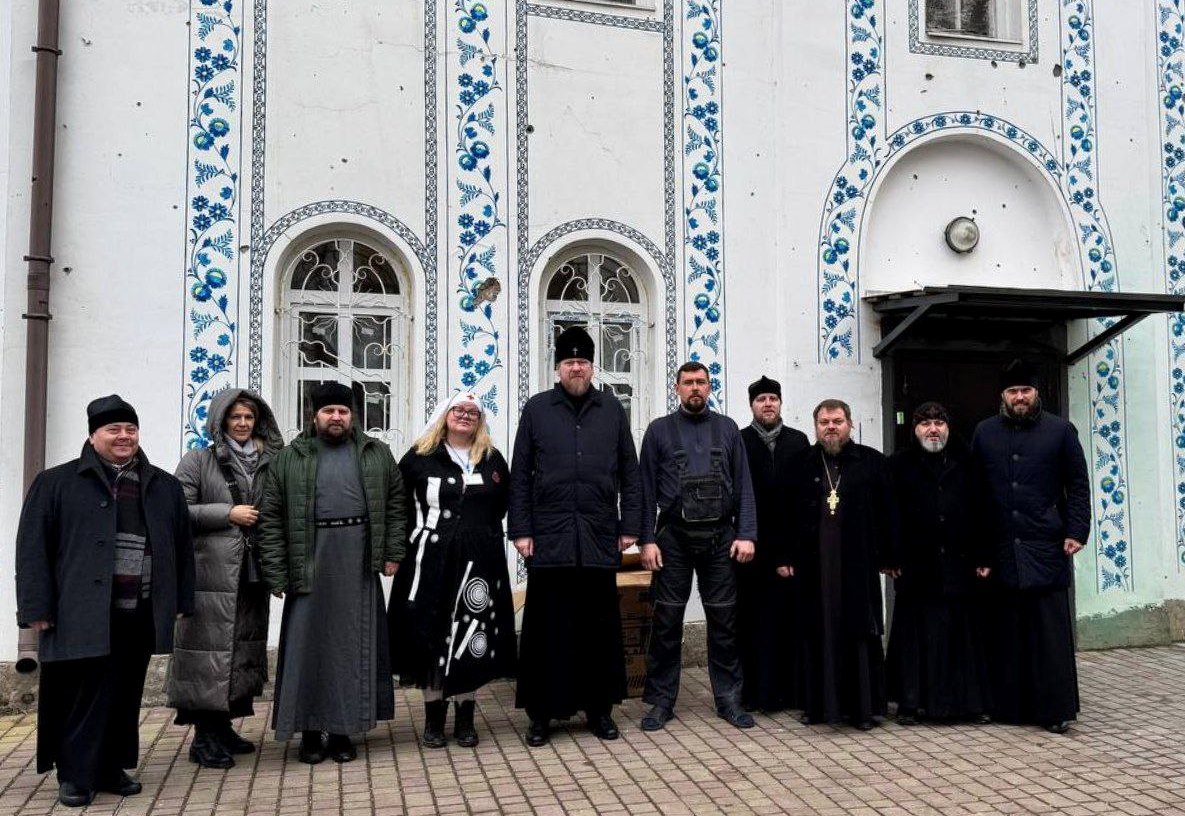 Встреча митрополита Владимира с сотрудниками и добровольцами Патриаршей гуманитарной миссии в Мариуполе